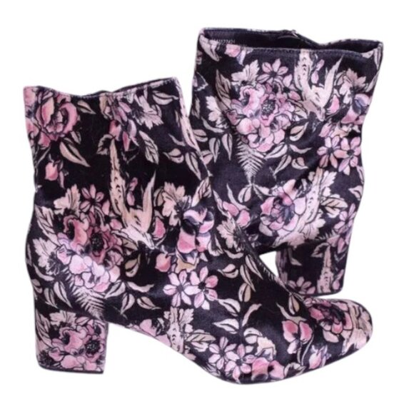 Cato Shoes - Vintage Cato Women's Coquette Black Velvet Floral Chunky Heel Ankle Boots Size 9